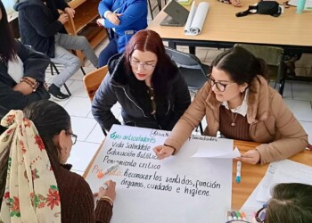 SEE equipa escuelas de Tingüindín, Los Reyes, Peribán y Tocumbo