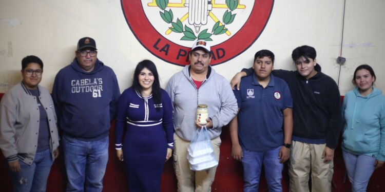 Entrega Vanhe Caratachea cenas a las Familias Piedadenses