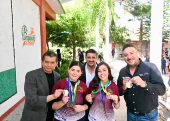 Ganaron estudiantes del Cecytem 74 medallas en 2024