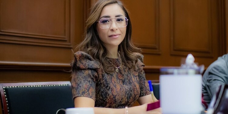 Busca Belinda Iturbide que actas de defunción de personas desaparecidas sea expedita