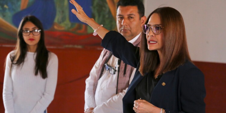 Vamos por la construcción y equipamiento de aulas en TEBAM Tiripetío: Nalleli Pedraza