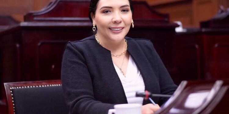 Acceso equitativo a la salud, demanda que debe ser atendida: Adriana Campos