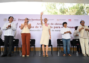 PRESIDENTA CLAUDIA SHEINBAUM DA BANDERAZO DE SALIDA A LA CONSTRUCCIÓN DE 13 MIL 250 VIVIENDAS EN COLIMA, COMO PARTE DEL PROGRAMA NACIONAL VIVIENDA PARA EL BIENESTAR