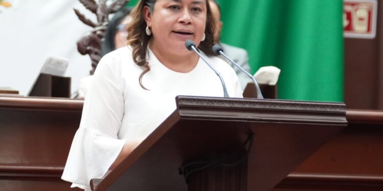 Presenta Belinda Iturbide iniciativa que regule la IA