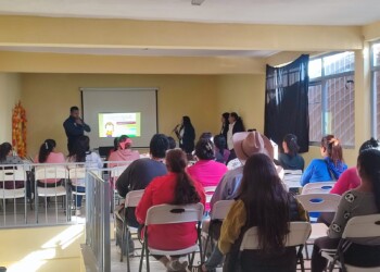 Lleva FGE charlas a padres y madres de familia en materia de omisión de cuidado y violencia vicaria