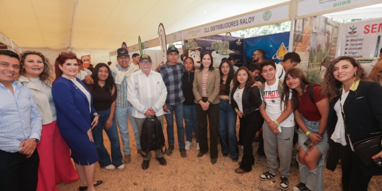 Estudiantes michoacanos participan en la Expo Agroindustrial y Ganadera: Iemsysem