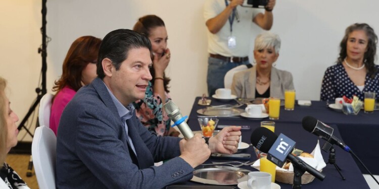 Reconocen empresarias michoacanas trabajo de Alfonso Martínez a favor de la equidad