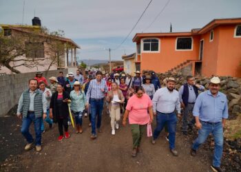 En Chiquimitío, Alfonso Martínez supervisa y arranca diversas obras
