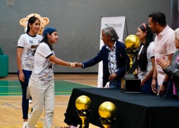 UMSNH cumple en transparencia; Yarabí Ávila entrega reconocimientos a Enlaces de Transparencia nicolaitas