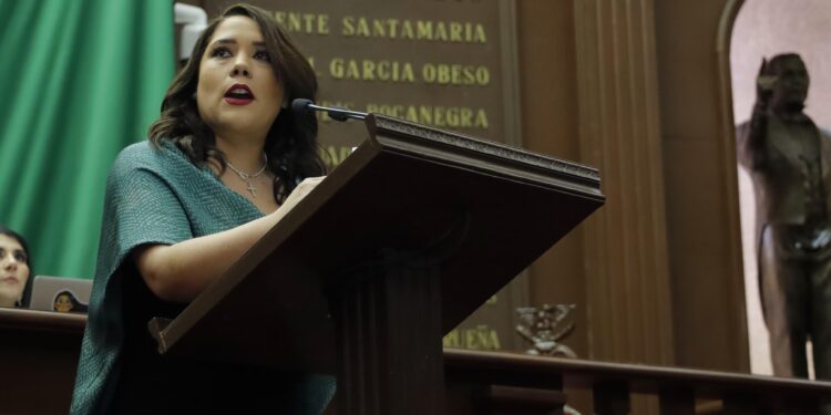 Fortalecer legislación para cerrar paso a la violencia contra la mujer propone Xóchitl Ruíz