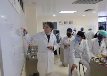 Da Federación opinión positiva a formación de médicos cirujanos de la UMSNH
