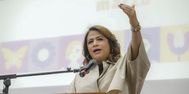Un derecho y un deber de la ciudadanía conocer a los perfiles que buscan estar al frente del PJ: Fabiola Alanís