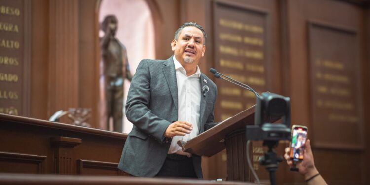 Reconoce Congreso del Estado a sus trabajadoras