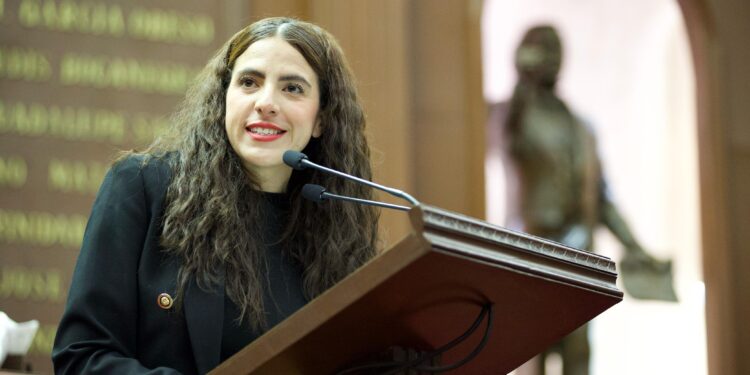 Cuando se gobierna con honestidad, se construye futuro: Bugarini celebra nuevo campus en Huetamo