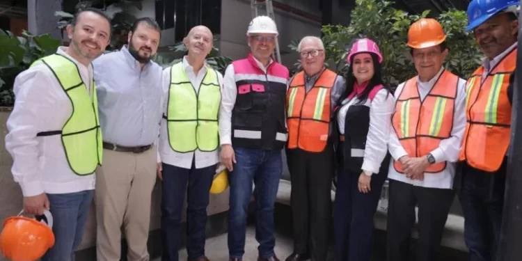 Expone Bedolla beneficios del mercado de Pátzcuaro a exgobernadores