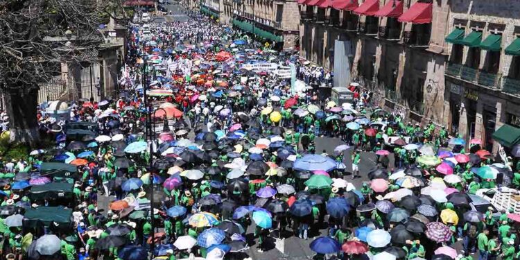 Organizada y tranquila le megamarcha de sindicatos y organizaciones