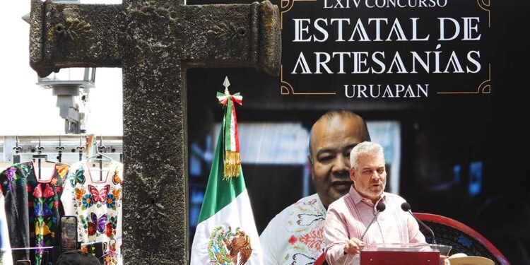 Con una bolsa de 1.3 millones de pesos, Ramírez Bedolla premió a ganadores del Concurso Estatal de Artesanías