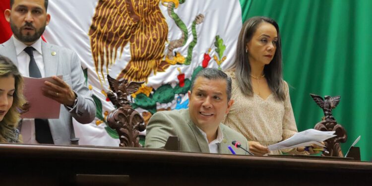 Por ley se deben construir cisternas en viviendas de Michoacán: JC Barragán