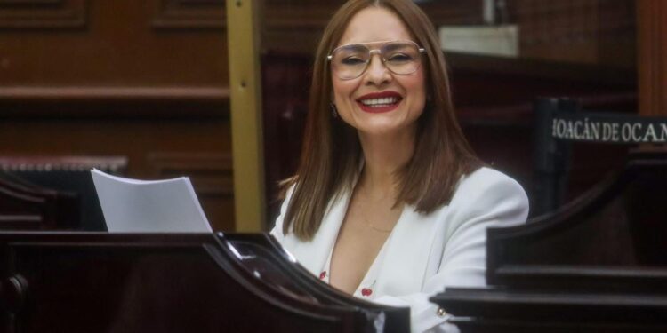 Celebra Nalleli Pedraza aprobación de la iniciativa de GobernadorA por parte del Congreso de Michoacán