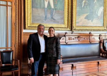 Morón alineado con Sheinbaum, llama a no adelantarse