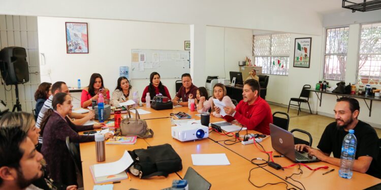 Formación continua llegó a más de 14 mil docentes el último año: SEE