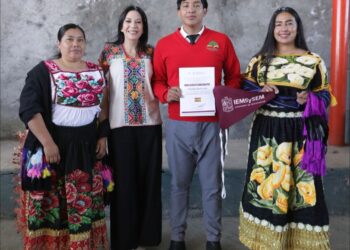 Estudiante de Cheranástico triunfa en torneo internacional de básquetbol