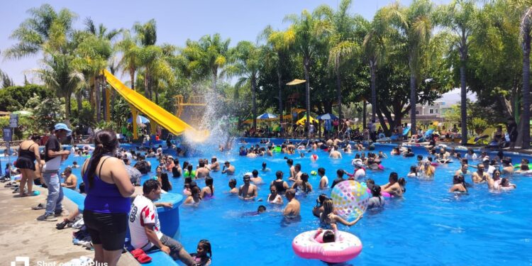 Más de 200 parques acuáticos te esperan estas vacaciones en Michoacán