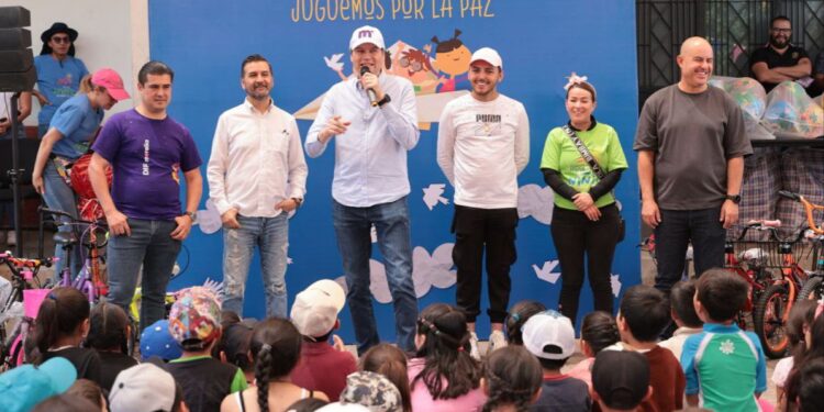 Niñas y niños vivieron una feliz Feria de la Niñez en Santiago Undameo