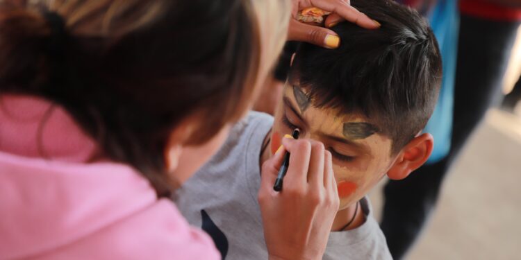 Niñas y niños de Chiquimitío y Atapaneo vivieron feliz celebración con Feria de la Niñez del DIF Morelia