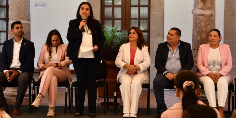 Reconoce diputada Tere Herrera legado de Rosaura Zapata por la educación de los infantes