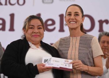 PRESIDENTA CLAUDIA SHEINBAUM PONE EN MARCHA PLAN INTEGRAL “AMOR CON AMOR SE PAGA” EN 10 MUNICIPIOS DEL ORIENTE DEL EDOMEX CON ACCIONES DE SALUD, EDUCACIÓN, TRANSPORTE PÚBLICO, SEGURIDAD Y AGUA