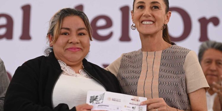 PRESIDENTA CLAUDIA SHEINBAUM PONE EN MARCHA PLAN INTEGRAL “AMOR CON AMOR SE PAGA” EN 10 MUNICIPIOS DEL ORIENTE DEL EDOMEX CON ACCIONES DE SALUD, EDUCACIÓN, TRANSPORTE PÚBLICO, SEGURIDAD Y AGUA