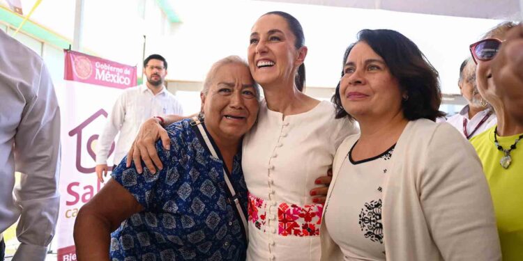 “ES EL PROGRAMA MÁS AMBICIOSO DE TODO EL MUNDO DE ATENCIÓN Y PREVENCIÓN A LA SALUD”: PRESIDENTA CLAUDIA SHEINBAUM ENCABEZA ASAMBLEA DE SALUD CASA POR CASA EN SAN LUIS POTOSÍ