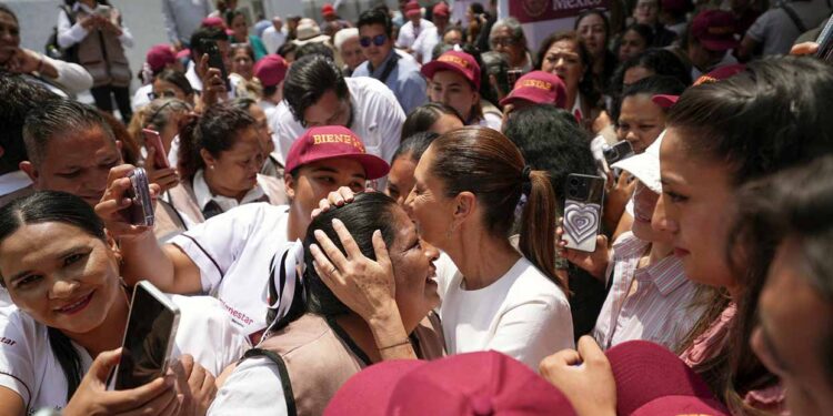 “USTEDES SON EL GOBIERNO EN LA CASA DE UN ADULTO MAYOR”: PRESIDENTA CLAUDIA SHEINBAUM ENCABEZA ASAMBLEA DE SALUD CASA POR CASA EN JALISCO