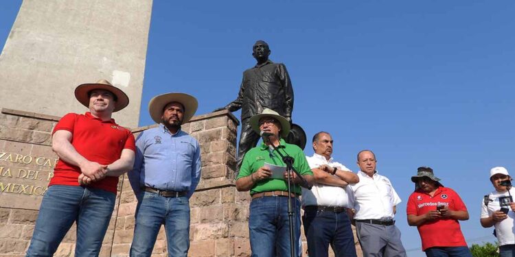 Marchan sindicatos en defensa de sus derechos laborales
