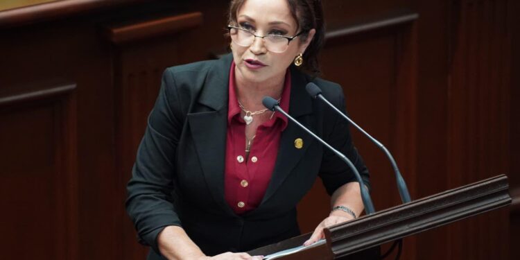 Busca Itzé Camacho reforzar la seguridad de las mujeres con el “Botón Rosa”