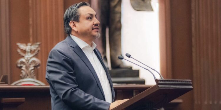 Agravar penas contra el maltrato animal propone Víctor Manríquez González