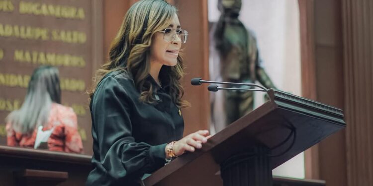 Grecia Aguilar presenta iniciativa de reforma en conjunto con más diputadas para combatir la desnutrición y el sobrepeso