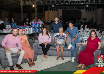 El pilar fundamental de la sociedad, las Madres, fueron homenajeadas en su día por el ayuntamiento de La Huacana