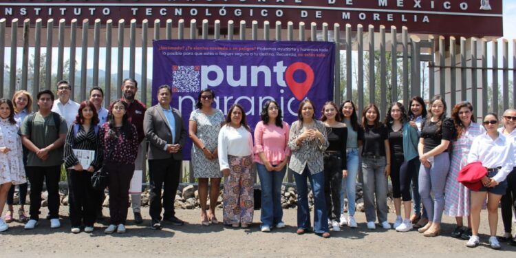 Premia Semmujeris a creadores de app para fortalecer estrategia de Punto Naranja