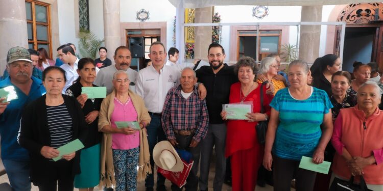 Gobierno de Michoacán facilita reencuentros familiares con la entrega de 34 visas