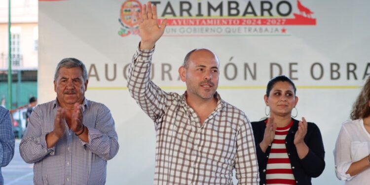 Eric Gaona reinaugura la Unidad Deportiva del Fraccionamiento El Trébol