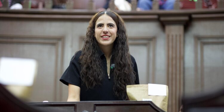 Diputada Giulianna Bugarini impulsa ampliación de prórroga para pago de refrendo sin multas