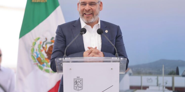 El 99.9 % de los docentes michoacanos recibe pago con tarjeta: Bedolla