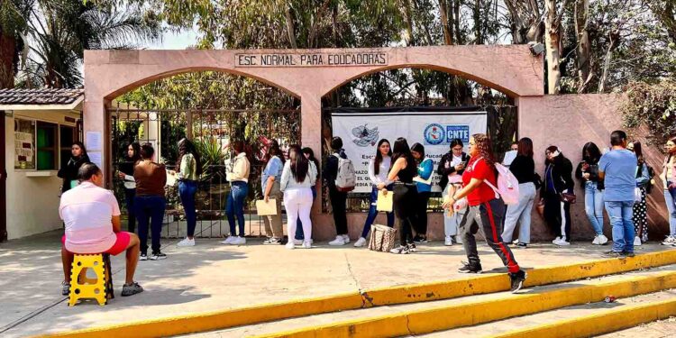 Este lunes inicia entrega de fichas a las Escuelas Normales de Michoacán
