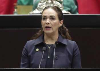 Busca iniciativa prohibir la sobreventa de boletos en vuelos nacionales y establecer multas por incumplimiento