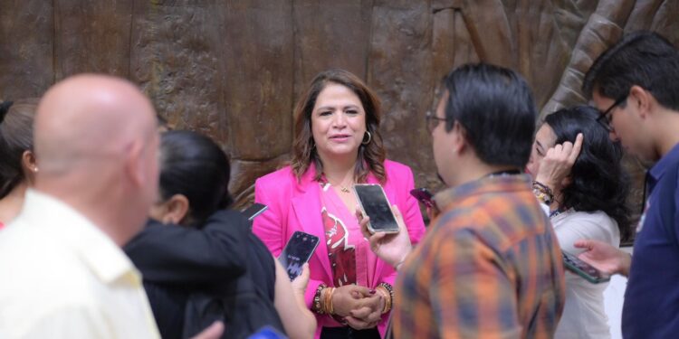 Con iniciativa de reforma, Barragán busca frenar la automedicación