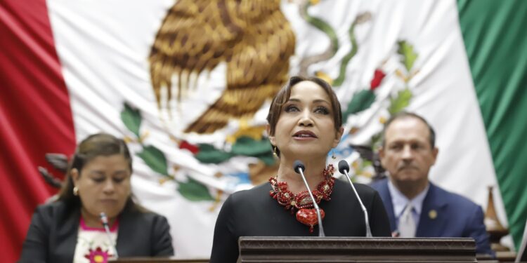 Con iniciativa de reforma, Barragán busca frenar la automedicación