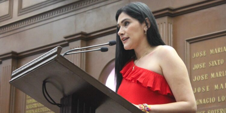 Con iniciativa de reforma, Barragán busca frenar la automedicación