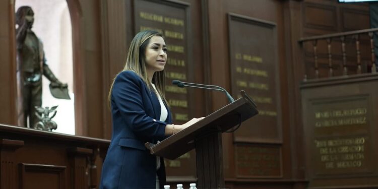 Con iniciativa de reforma, Barragán busca frenar la automedicación